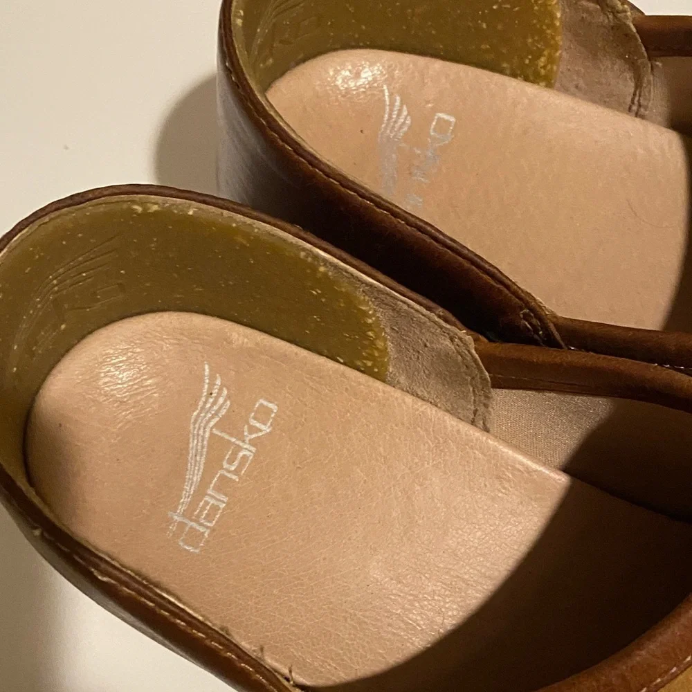 Dansko Tan and Brown Leather clogs - Picture 3 of 8